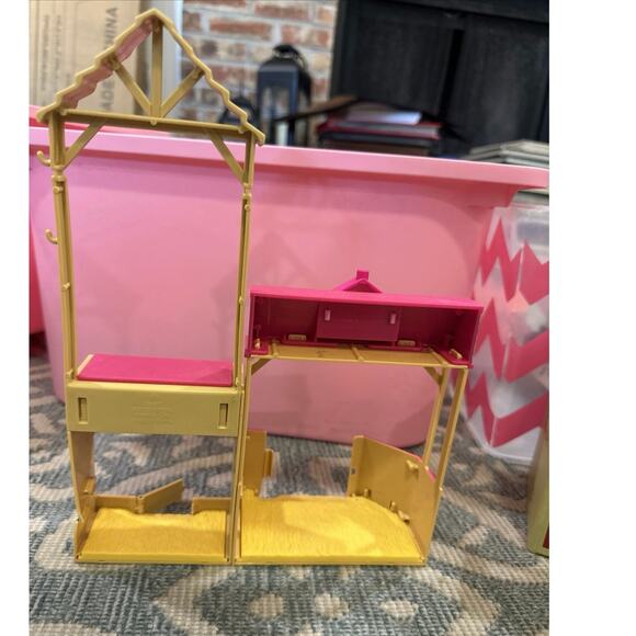 Barbie Sweet Orchard Farm Vet Stable with Animals Horse Pictured Is What You Get - Picture 7 of 7